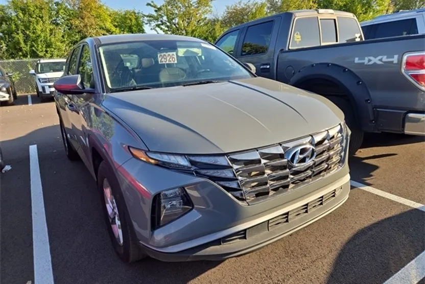 2024 Hyundai Tucson SE photo 1