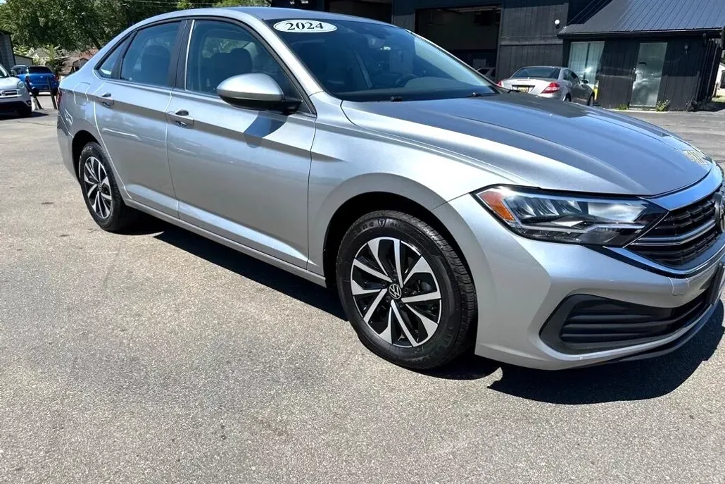 2024 Volkswagen Jetta S photo 1