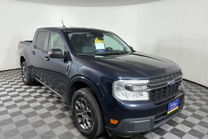 2022 Ford Maverick XLT photo 1