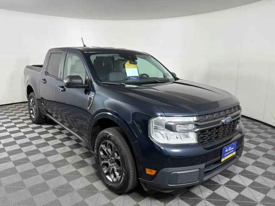 2022 Ford Maverick XLT photo 1