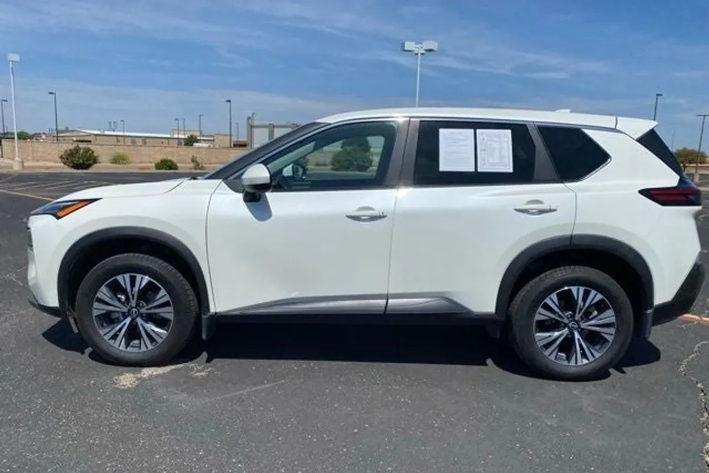 2023 Nissan Rogue SV photo 1