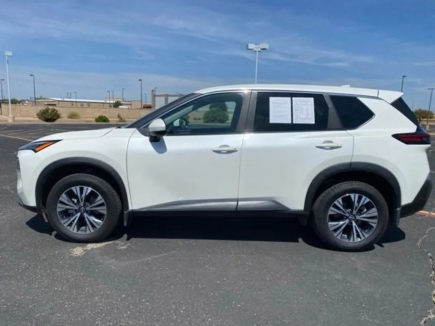2023 Nissan Rogue SV photo 1