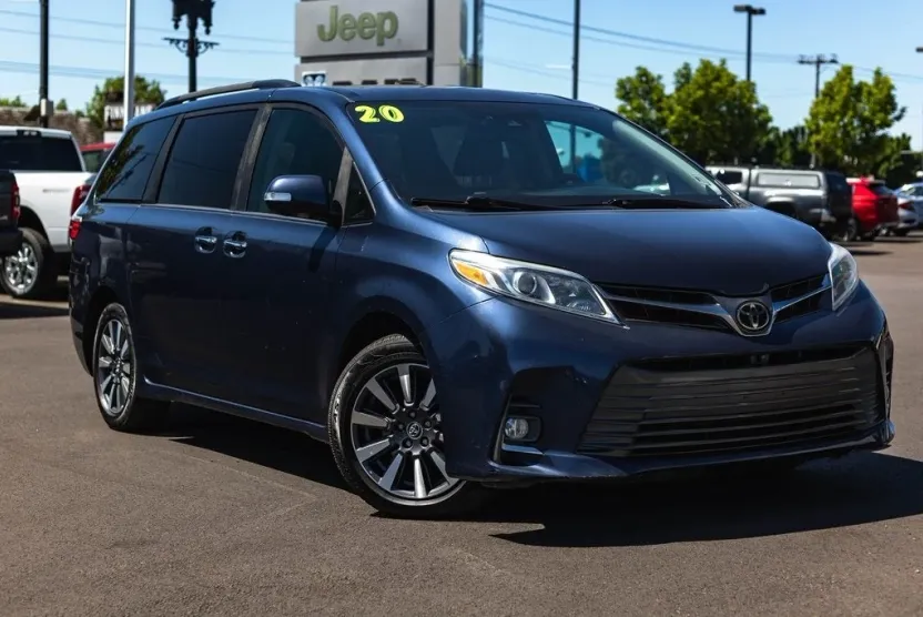2020 Toyota Sienna Limited Premium photo 1