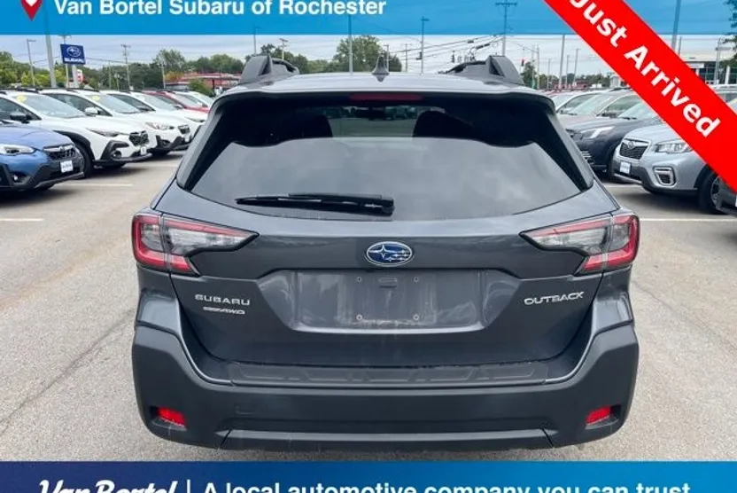 2024 Subaru Outback Premium photo 1