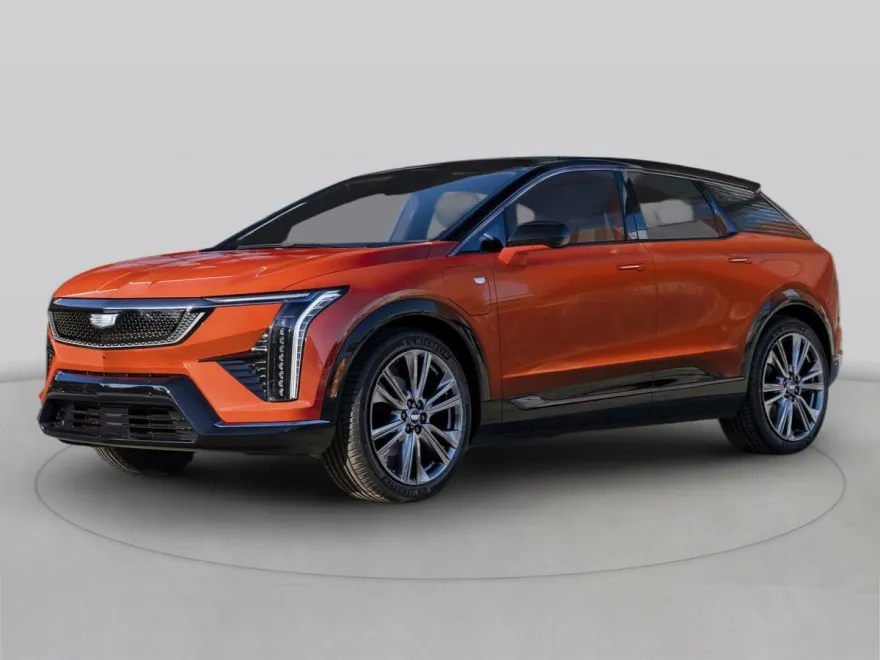 2025 Cadillac Optiq Luxury photo 1