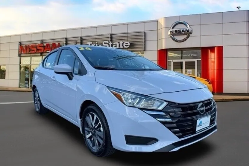 2024 Nissan Versa 1.6 SV photo 1