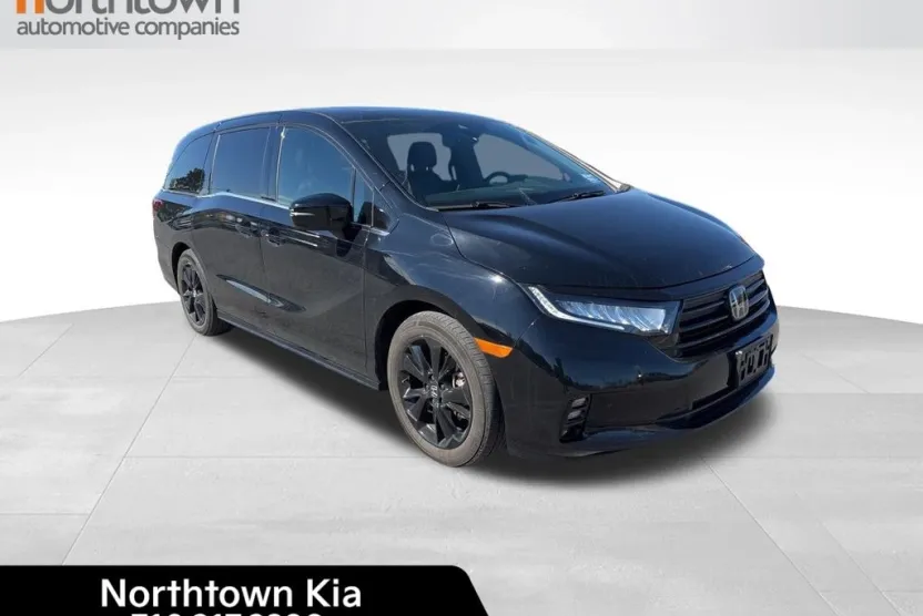 2023 Honda Odyssey Sport photo 1