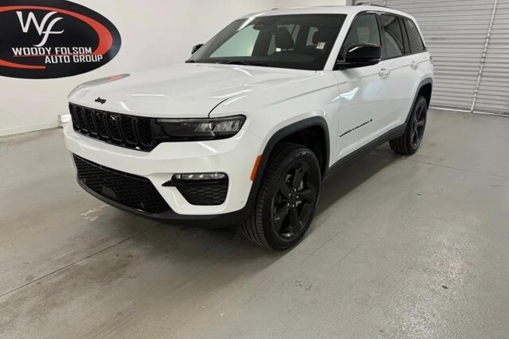 2025 Jeep Grand Cherokee Limited Sport photo 1