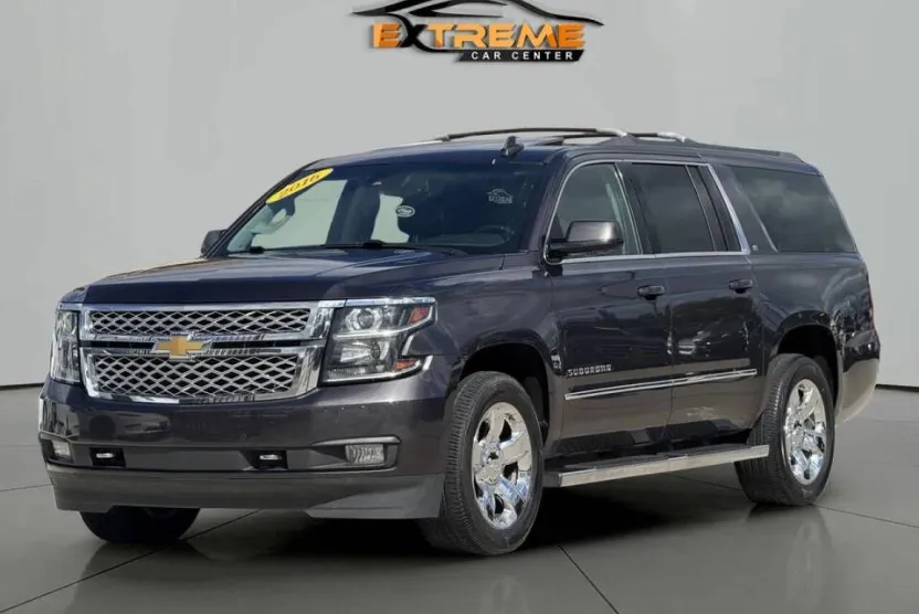 2016 Chevrolet Suburban LT photo 1