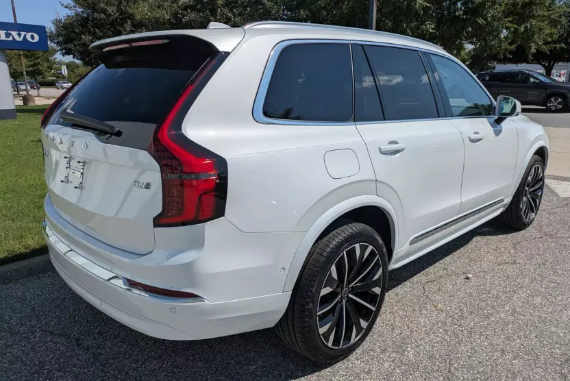 2026 Volvo XC90 photo 1