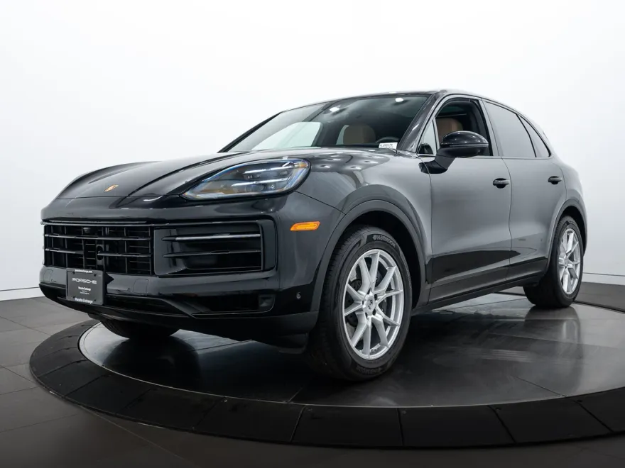 2025 Porsche Cayenne photo 1