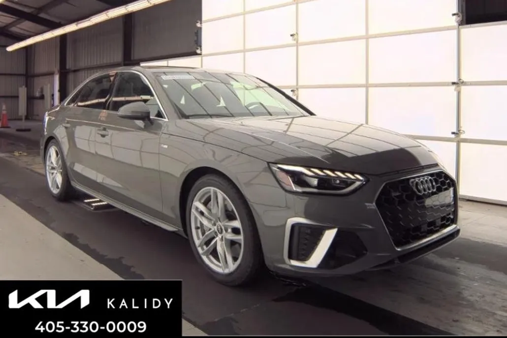 2023 Audi A4 S line Quattro Premium Plus photo 1