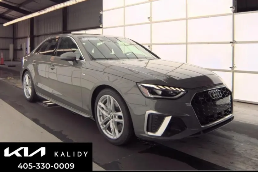 2023 Audi A4 S line Quattro Premium Plus photo 1