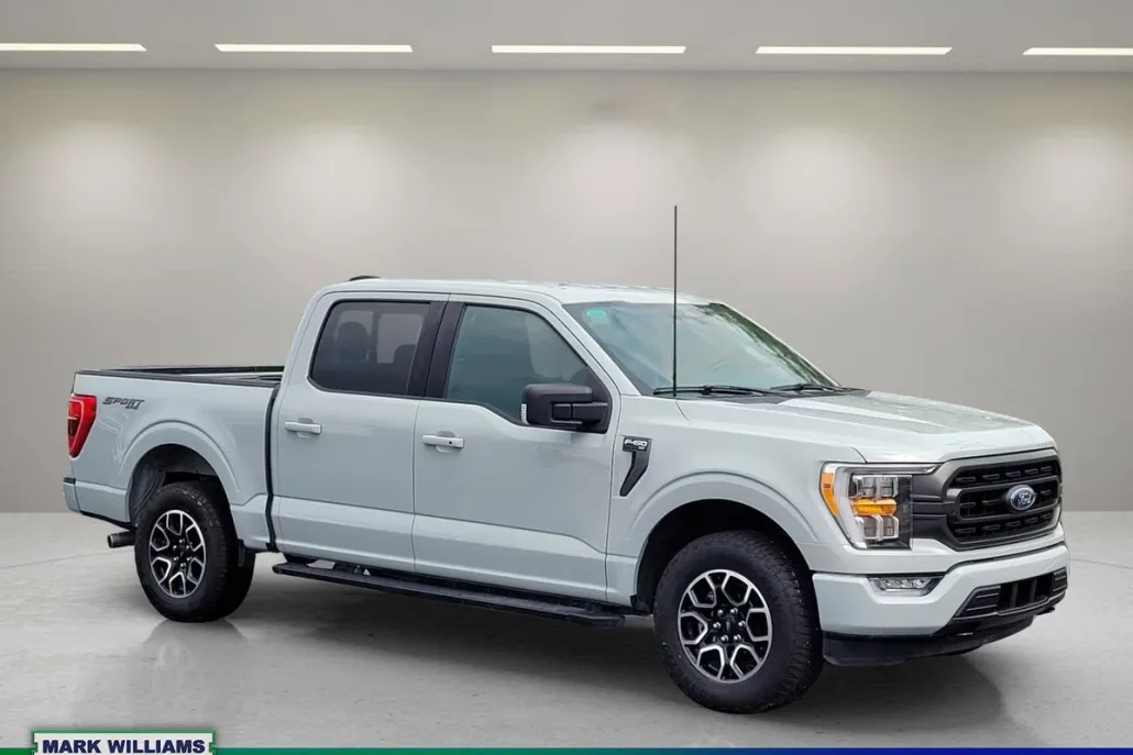 2023 Ford F-150 XLT photo 1
