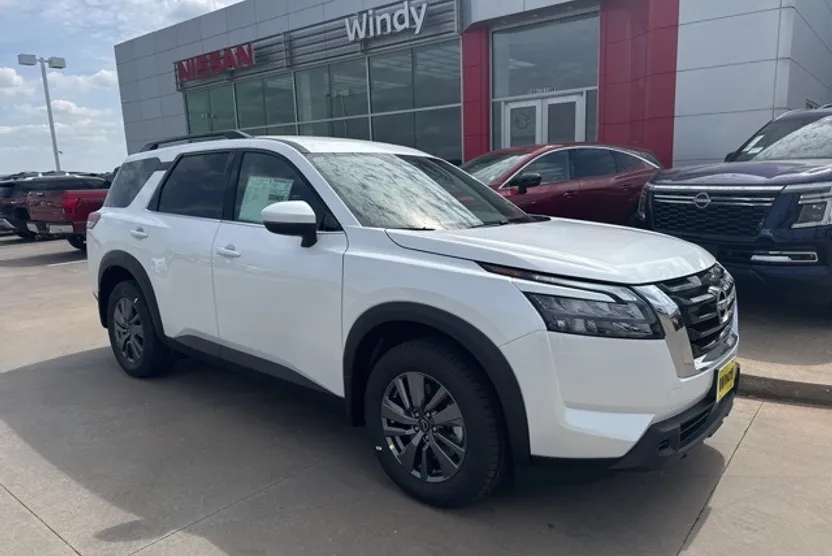 2026 Nissan Rogue SV photo 1