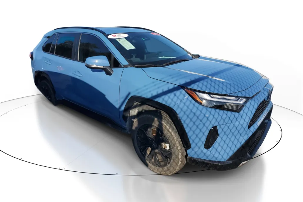 2022 Toyota RAV4 Hybrid SE photo 1