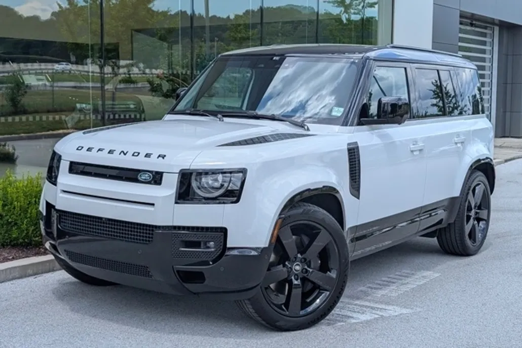 2025 Land Rover Defender 110 X-Dynamic SE photo 1
