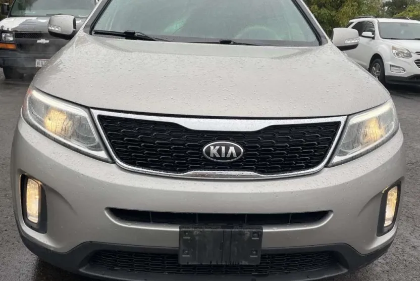 2015 Kia Sorento LX photo 1