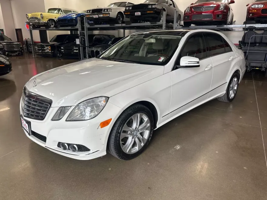 2010 Mercedes Benz E 350 4MATIC photo 1