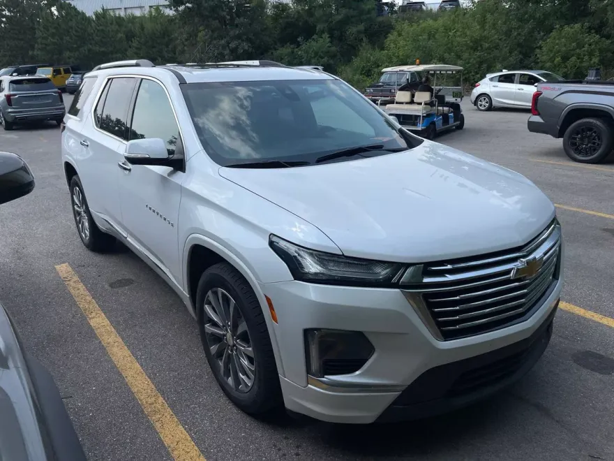 2022 Chevrolet Traverse Premier photo 1