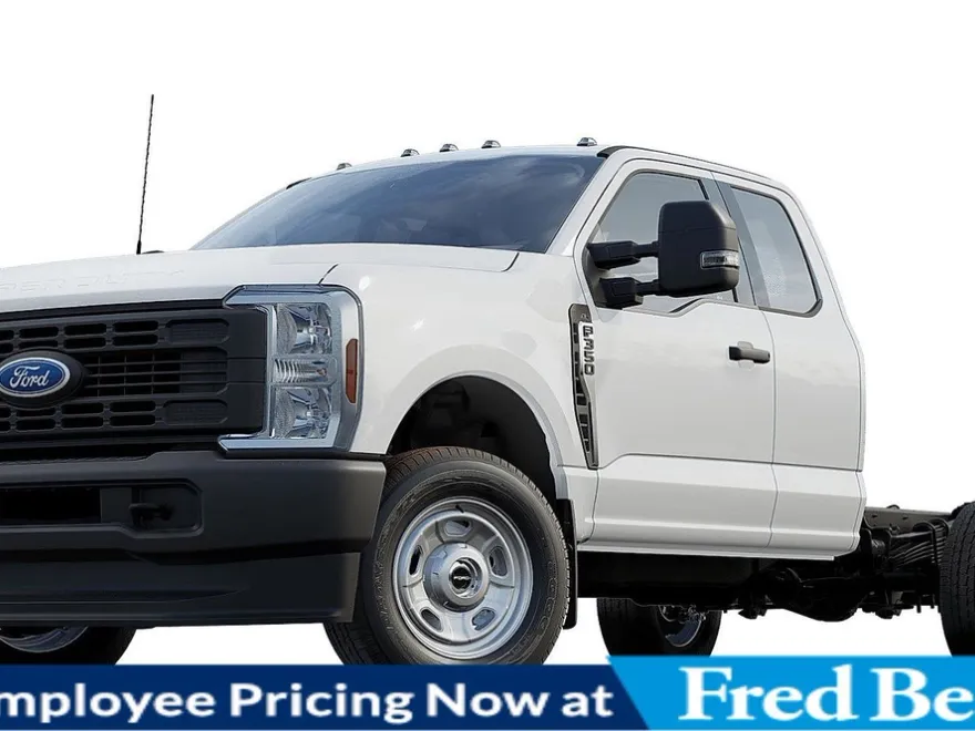 2025 Ford F-350 XL photo 1