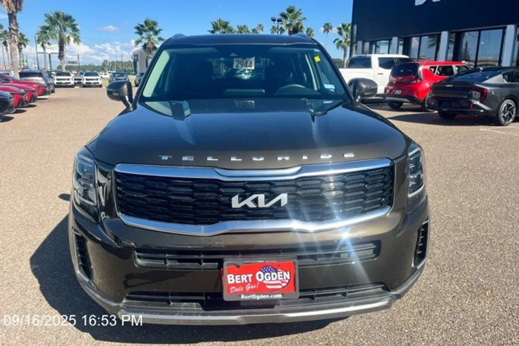 2022 Kia Telluride EX photo 1