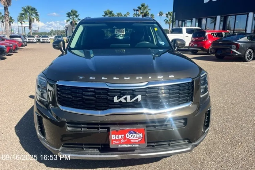 2022 Kia Telluride EX photo 1