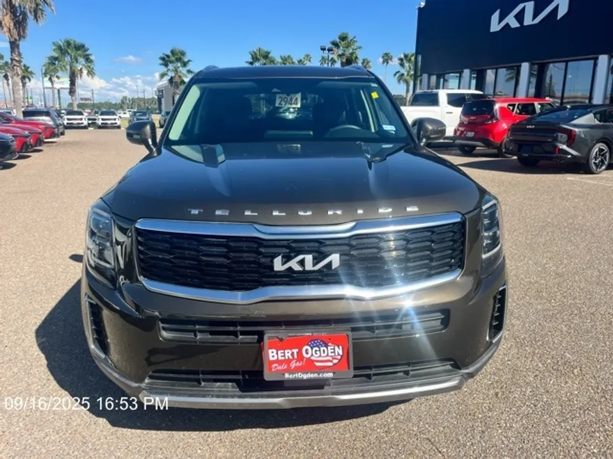 2022 Kia Telluride EX photo 1