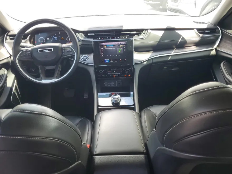2022 Jeep Grand Cherokee Limited photo 1