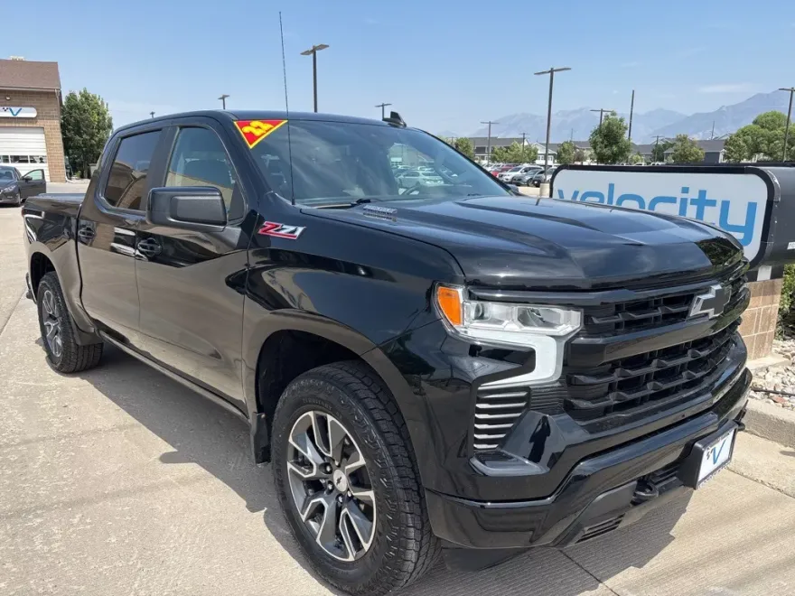 2022 Chevrolet Silverado 1500 RST photo 1