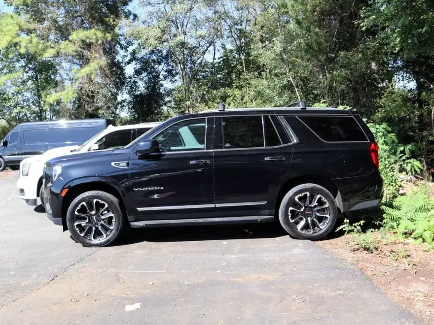 2022 Gmc Yukon SLT photo 1