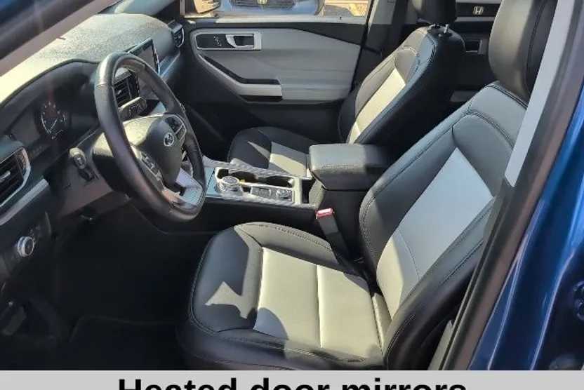2022 Ford Explorer XLT photo 1