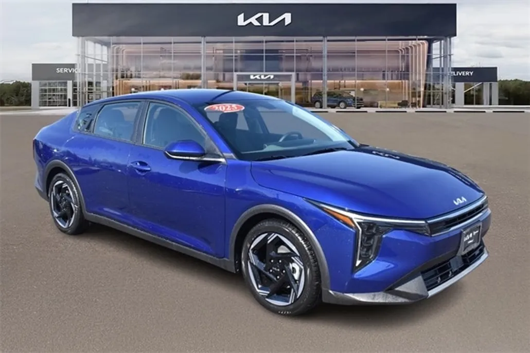 2025 Kia K4 EX photo 1