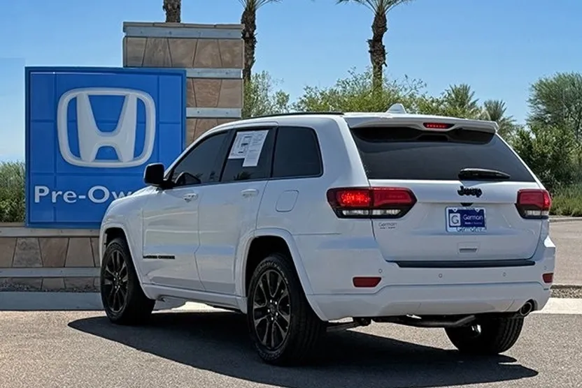 2018 Jeep Grand Cherokee Altitude photo 1