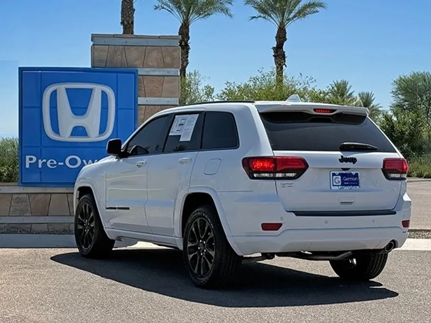 2018 Jeep Grand Cherokee Altitude photo 1