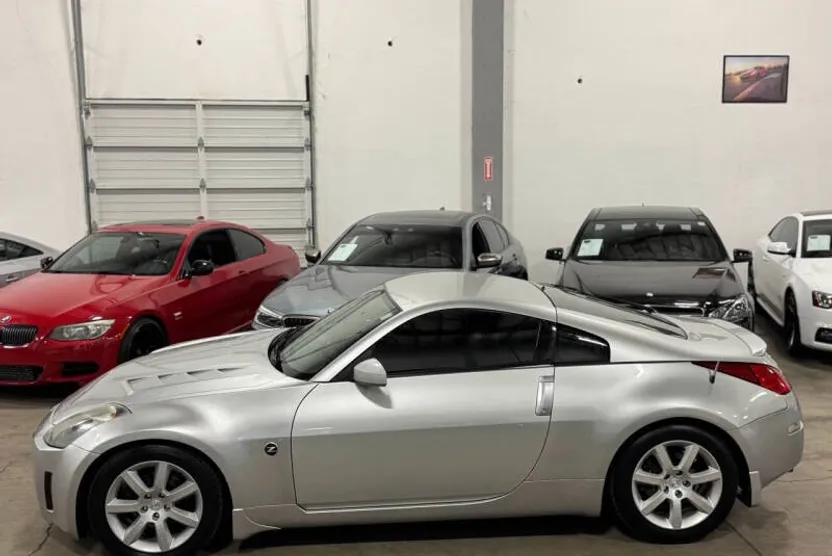 2004 Nissan 350Z Touring photo 1