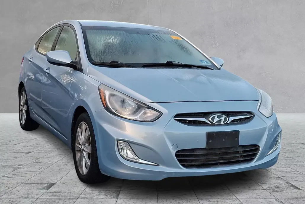 2012 Hyundai Accent GLS photo 1