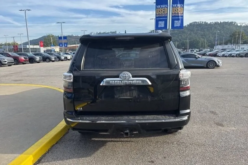 2020 Toyota 4Runner Limited photo 1