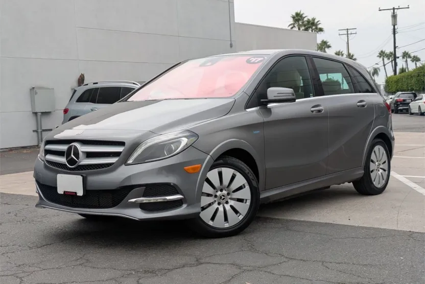 2017 Mercedes Benz B photo 1