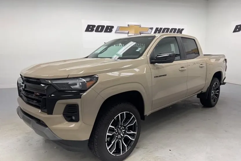2024 Chevrolet Colorado Z71 photo 1