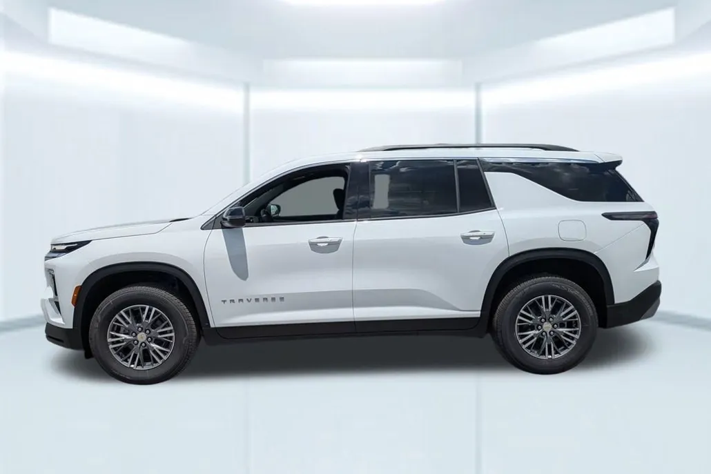 2025 Chevrolet Traverse photo 1