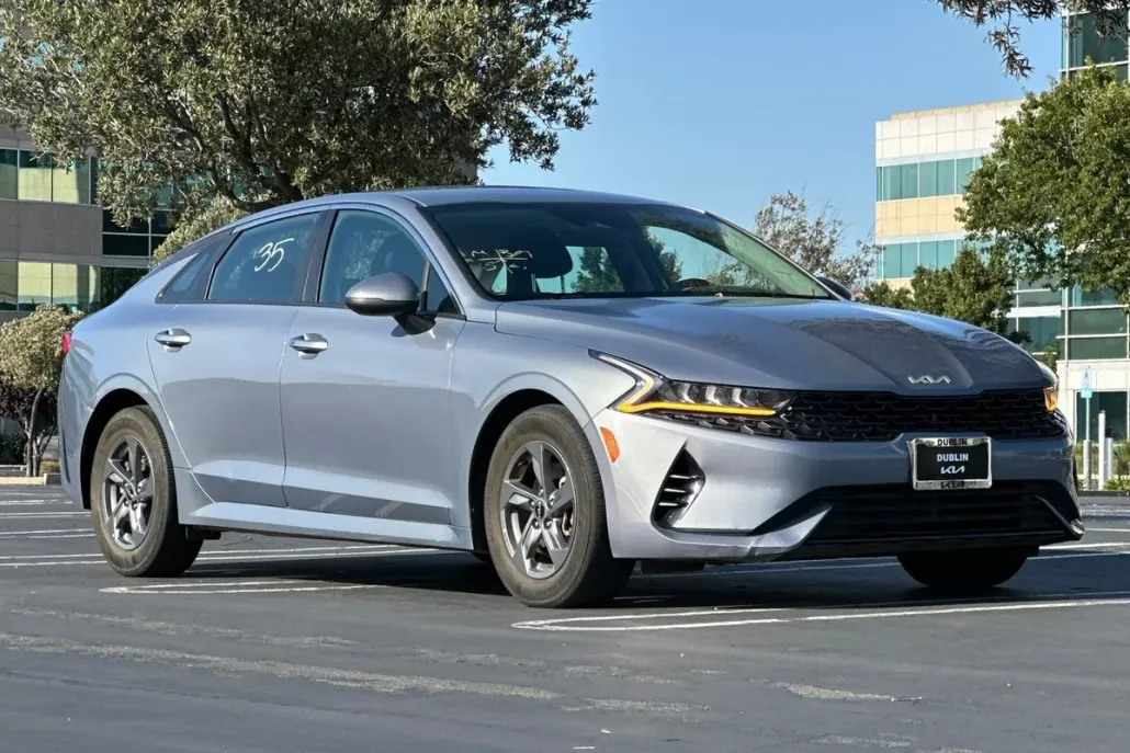 2023 Kia K5 LXS photo 1