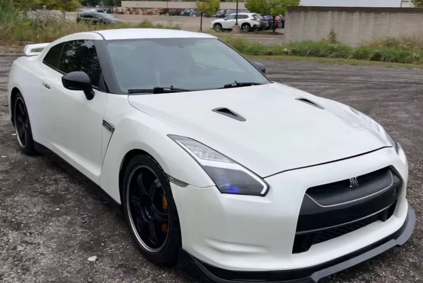 2009 Nissan GT-R Premium photo 1