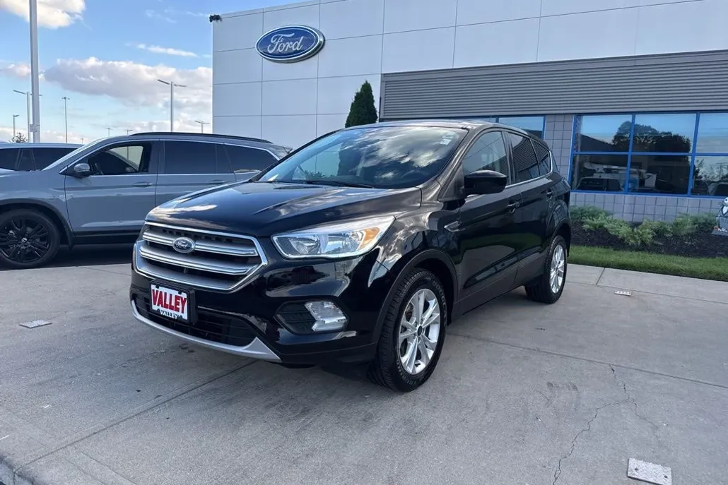 2017 Ford Escape SE photo 1