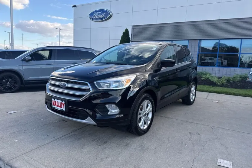 2017 Ford Escape SE photo 1