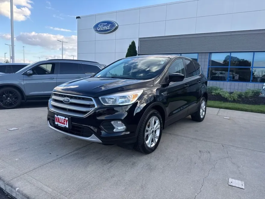 2017 Ford Escape SE photo 1