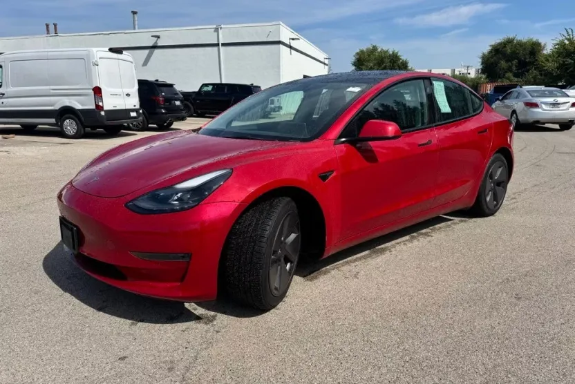 2023 Tesla Model 3 photo 1