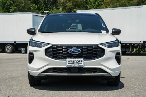 2024 Ford Escape ST-Line photo 2