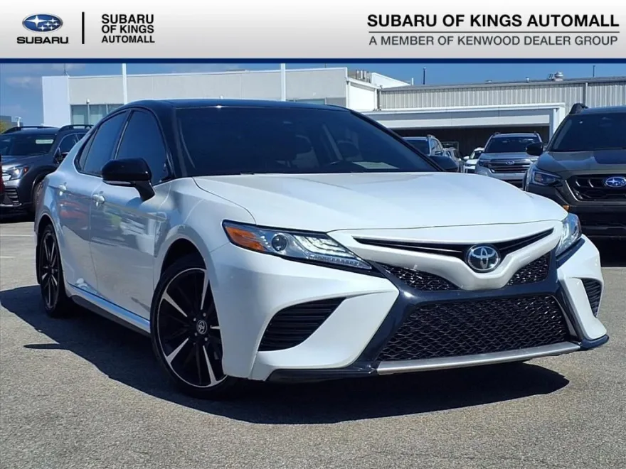 2020 Toyota Camry XSE photo 1