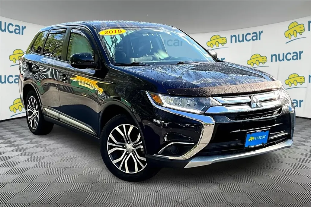 2018 Mitsubishi Outlander ES photo 1